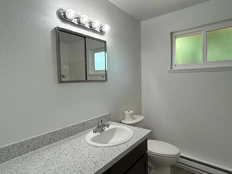 1308 N Alder St — Photo 7