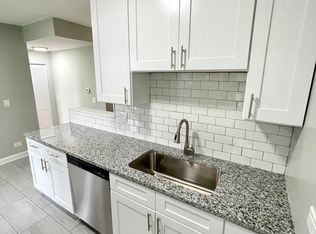 2016 W Estes Ave #1NORTH, Chicago, IL 60645