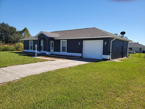 2nd image of 326 Marion Oaks Trl