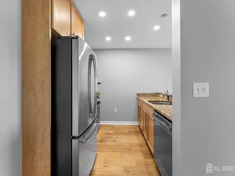 20 Livingston Ave — Photo 12