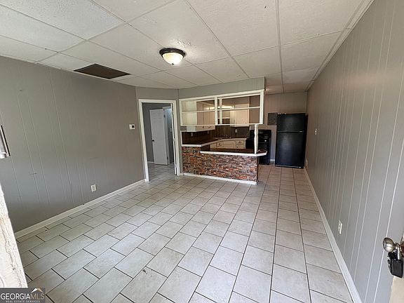3rd image of 207 Reynolds St NE #4D