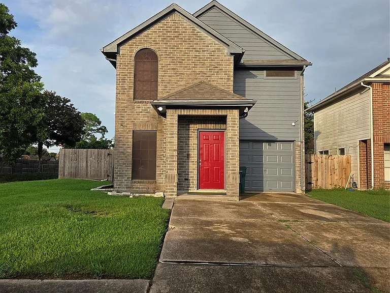 803 Whelton Dr — Photo 1