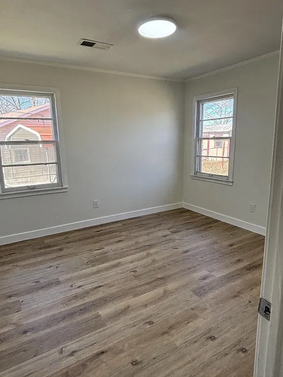 1082 Dell St — Photo 4