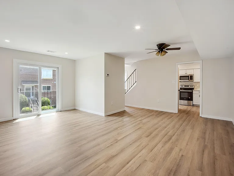 4634 Conwell Dr — Photo 9