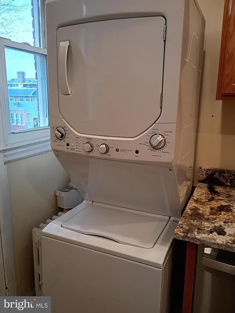 2 bed, 1.0 bath, 640 sqft, $1,850 — Photo 3