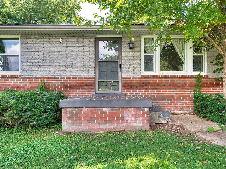4809 Lynn Dr — Photo 6