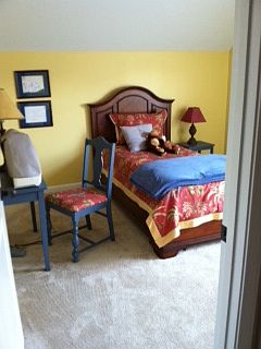  4th bedroom (upstairs)