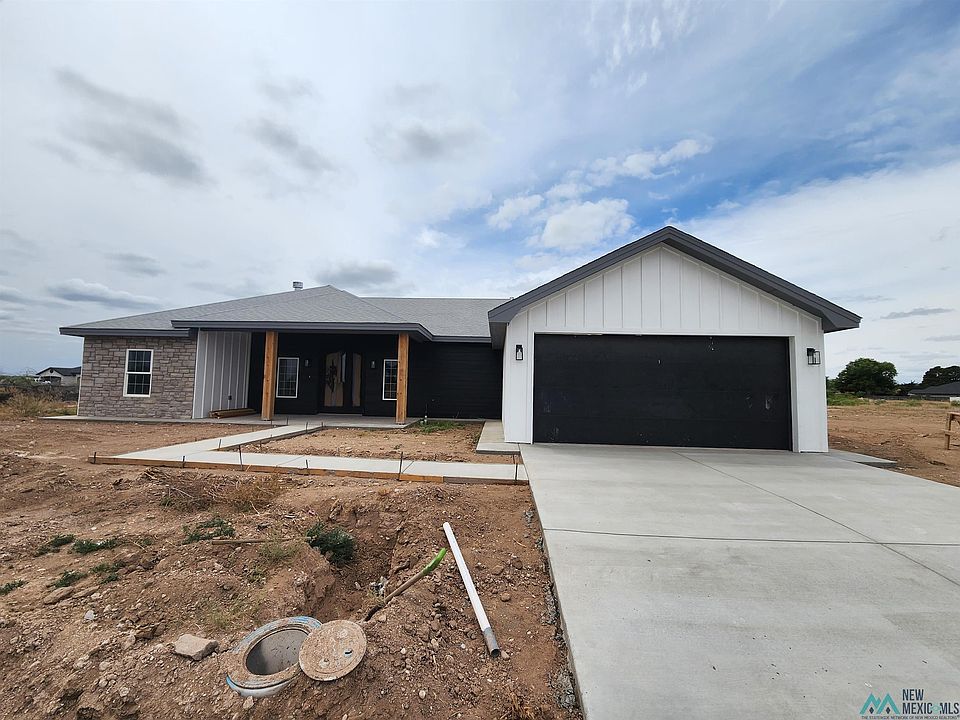 1st image of 26 Driftwood Pl