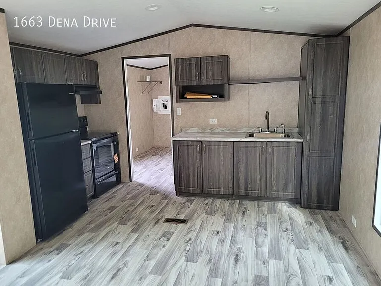 1663 Dena Dr — Photo 5