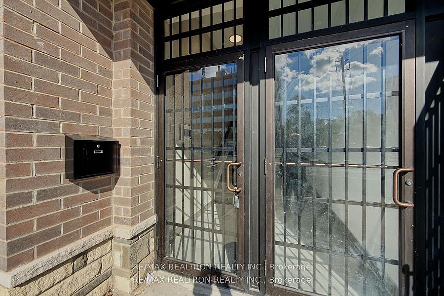 1st image of 294 Wilson Ave #202