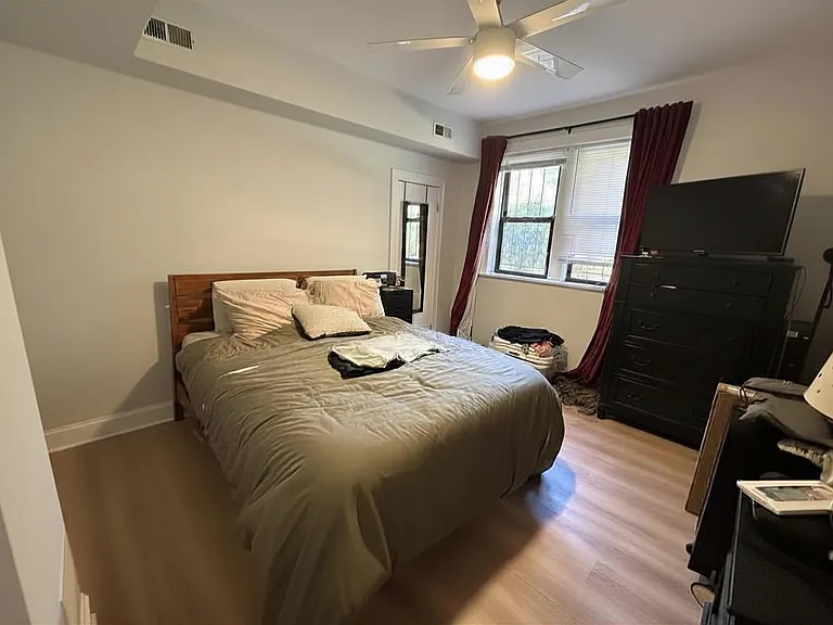 2119 N Campbell Ave #1F — Photo 3