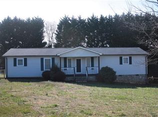 410 Hubbard Rd, Hickory, NC 28601