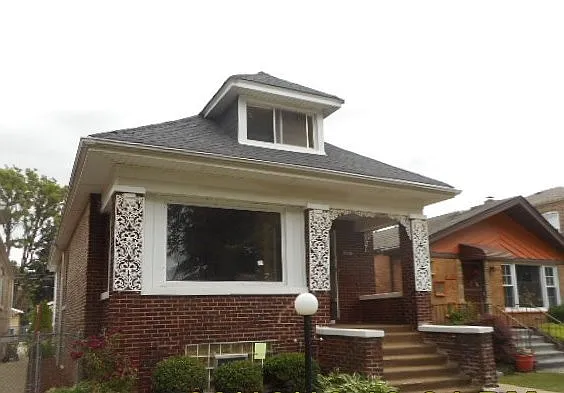 10535 S Prairie Ave photo 1