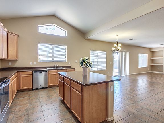 2nd image of 1223 W Sand Canyon Dr