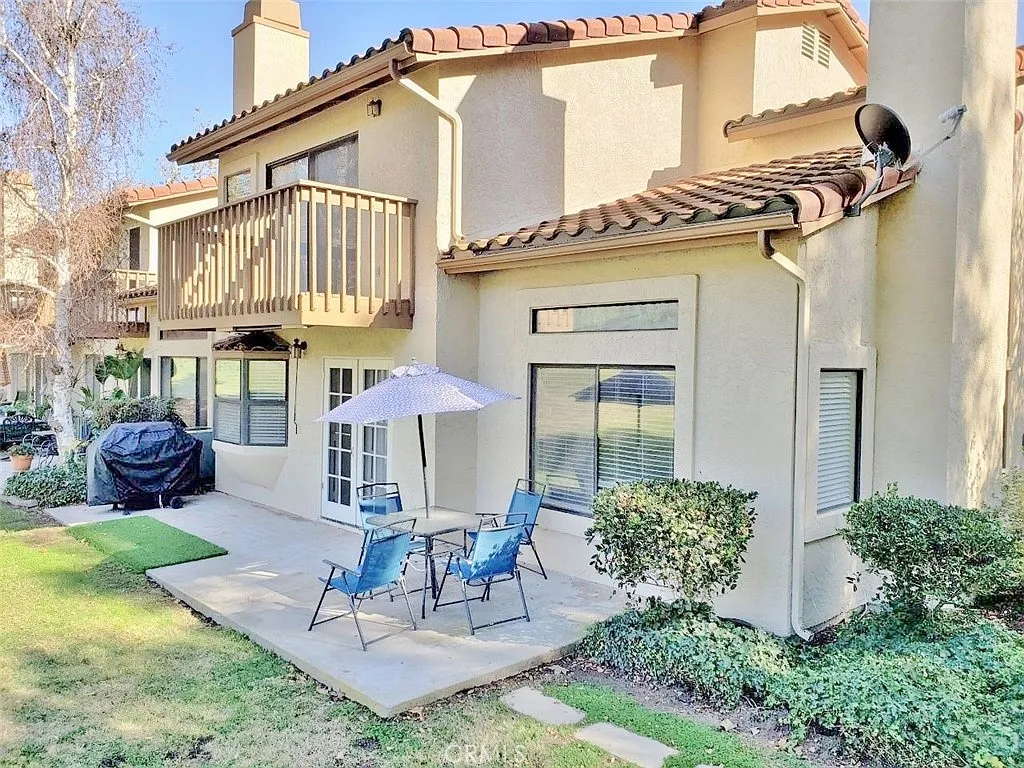 3 bed, 2.5 bath, 1710 sqft, $3,500 — Photo 1