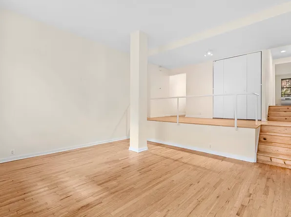 201 East 12th Street image 3 of 15