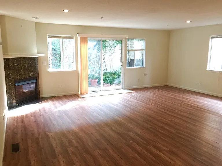 743 Adams St — Photo 7