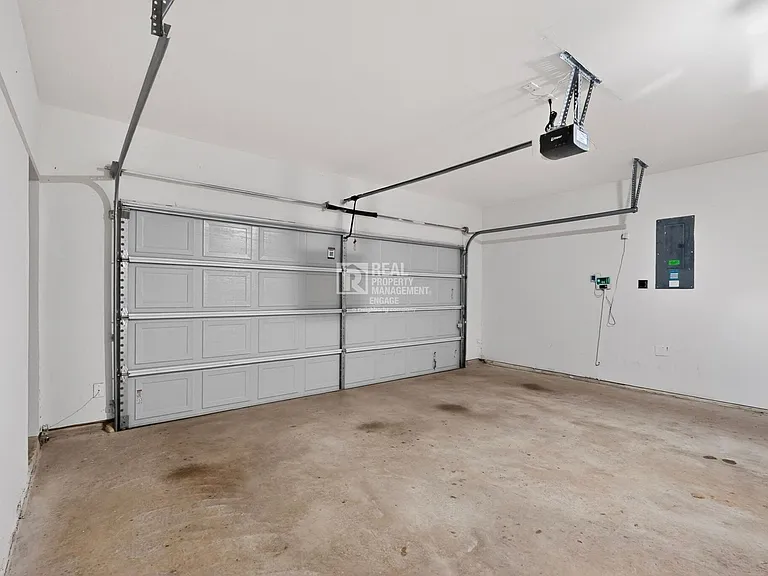 963 Cougar Dr — Photo 44
