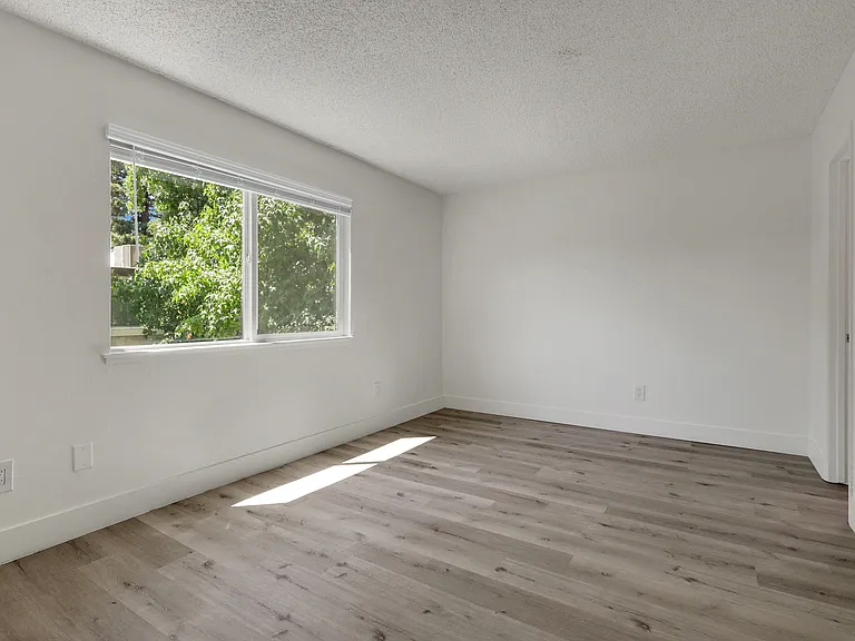 2x2-Master Bedroom