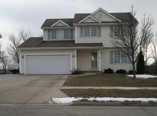 835 Spruce St, Waukee, IA 50263