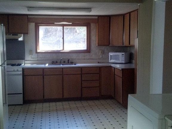 2nd image of 707 W Edwards Ave #50X100