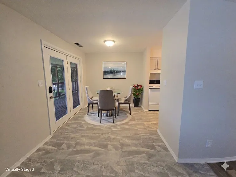 1015 E Pearl St #D — Photo 6