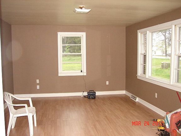 3rd image of 2540 Hill Ave