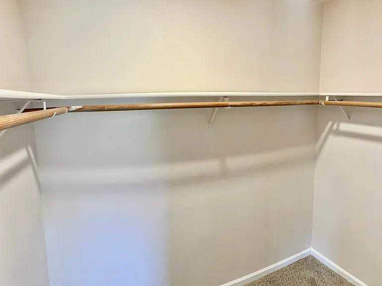 1654 Rebecca Dr — Photo 15
