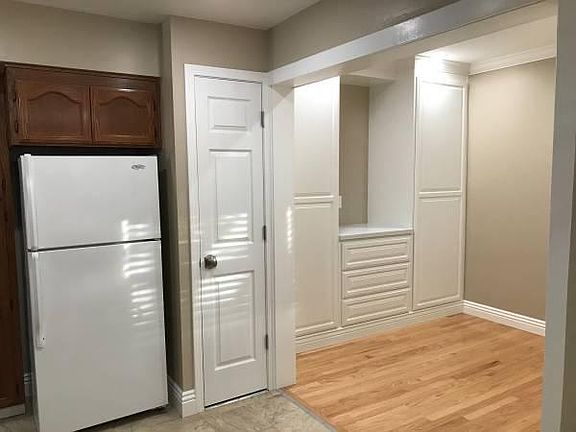 5th image of 399 N 11th St #2
