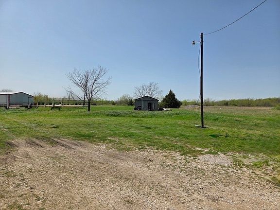 5th image of 990 Willow Creek Rd