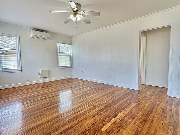 4th image of 2221 W Avenue K