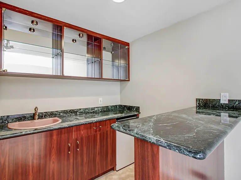 7560 Hollywood Blvd #406 — Photo 16