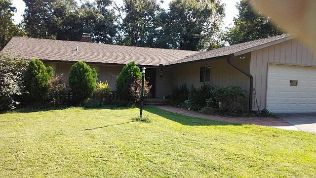 2nd image of 150 Timbercrest Cir