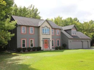 13975 W Linfield Dr, New Berlin, WI 53151
