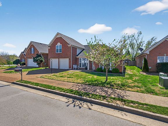 3rd image of 1105 Harpeth Mill Ct