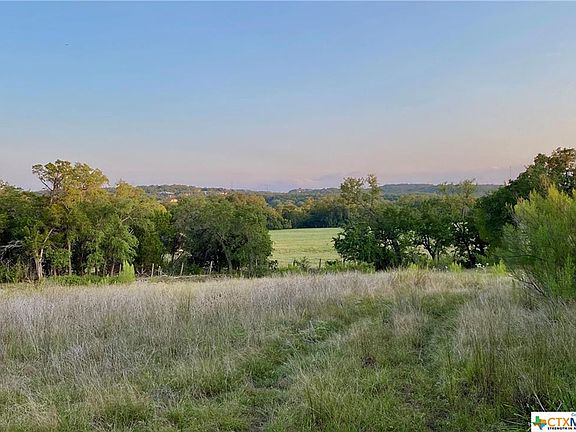 3rd image of 121 Single Tree Ct