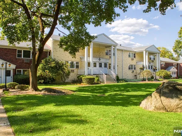 132 Regency Park, Ramsey, NJ 07446