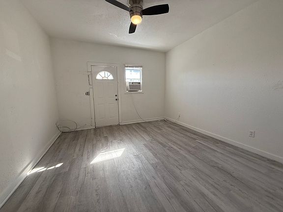4th image of 401 N Wild Olive Ave #B
