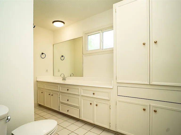 4522 Briarbend Dr — Photo 12