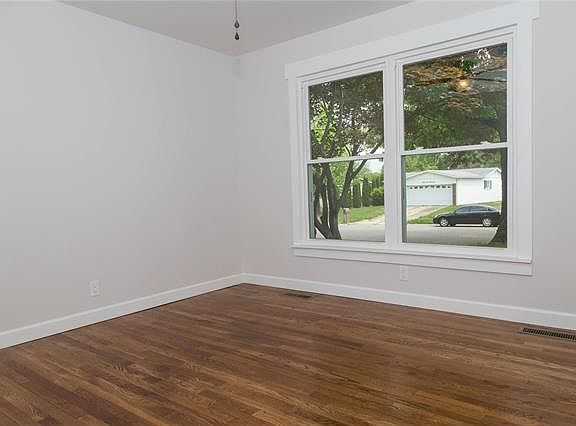 4th image of 3225 Greenway Chase Dr