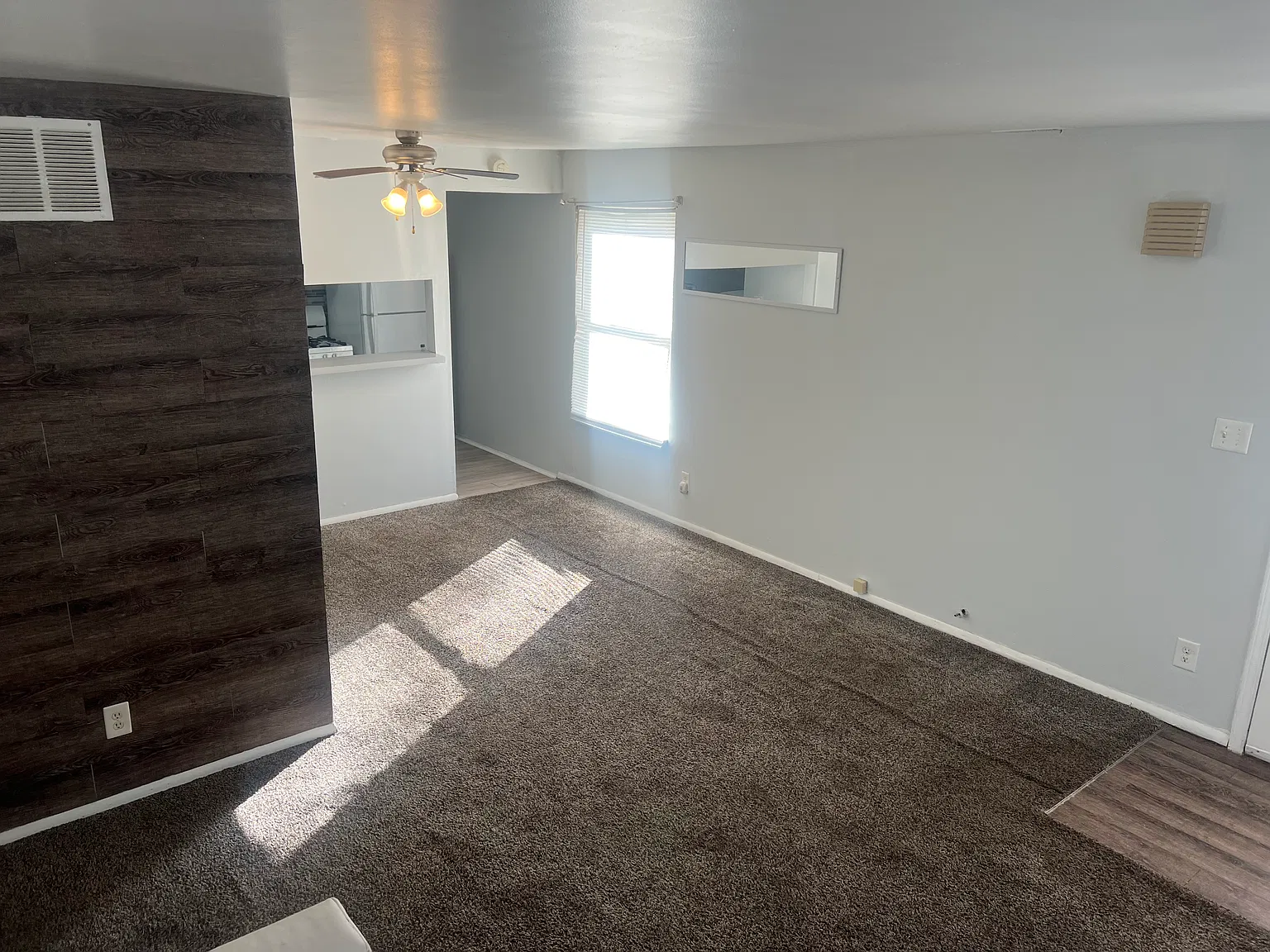 816 West 59th Place — Photo 2