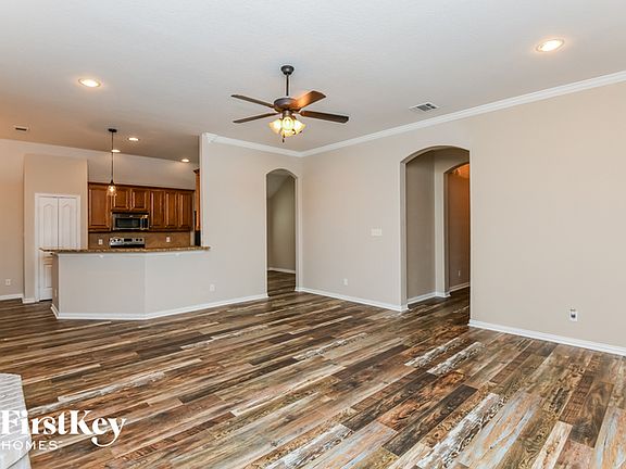 2nd image of 316 Vista Way Dr