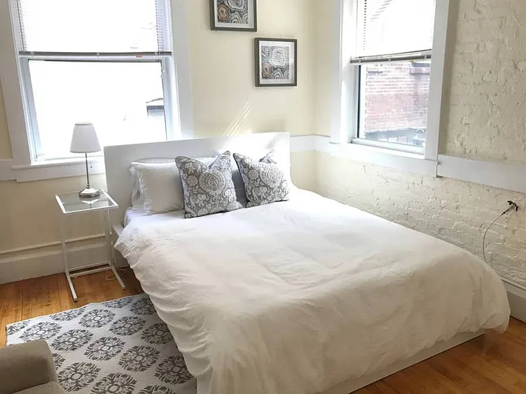 161 Endicott St #4R — Photo 6