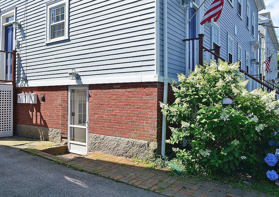 1st image of 9 Broadway Ave #B