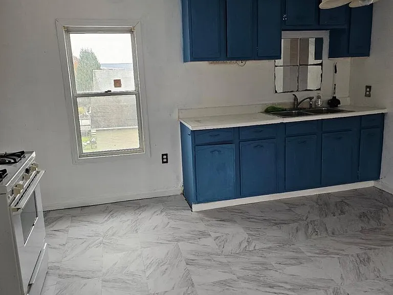 240 Greenbush St — Photo 5