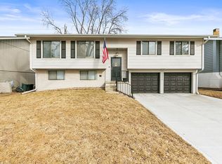 10230 Weir St, Omaha, NE 68127