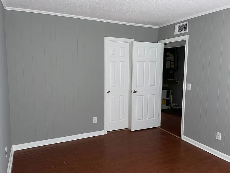 576 Tate St — Photo 10