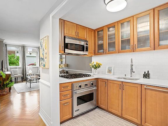 3rd image of 205 E 85th St APT 3E