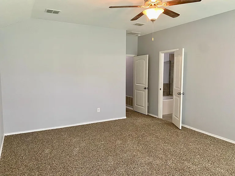 279 Oxford Dr — Photo 8