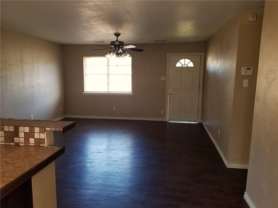 1st image of 2623 Emerald Dr
